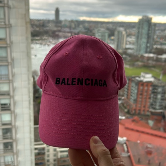 Balenciaga hat, pink! - Picture 1 of 5